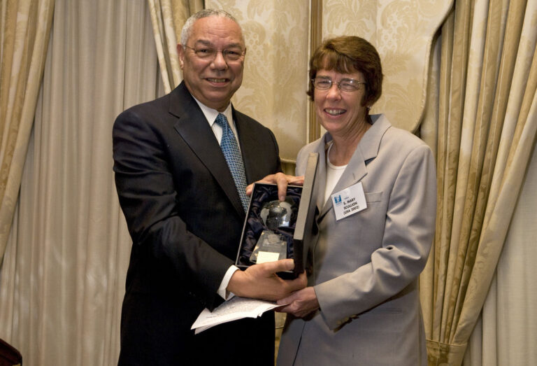 General Colin L. Powell, USA (Retired) bestows the award upon Sister Mary Scullion (USA 2002)